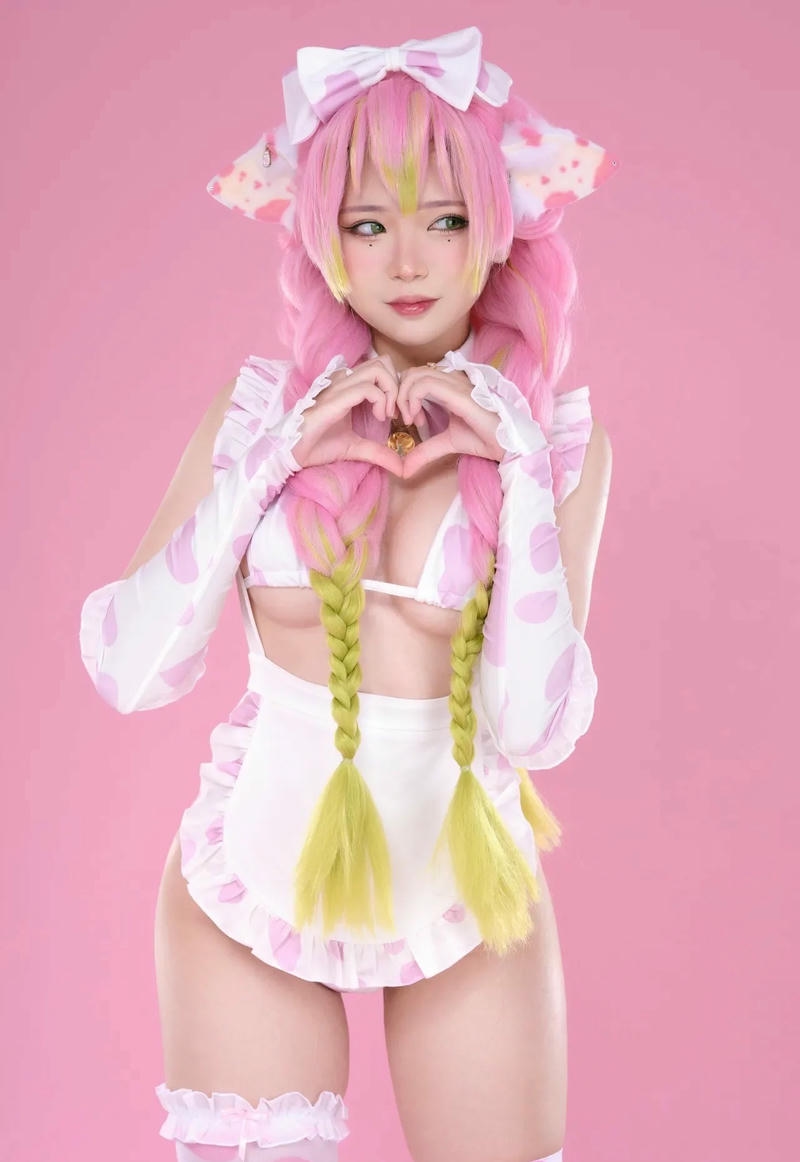 ảnh cosplay luyến trụ quyến rũ