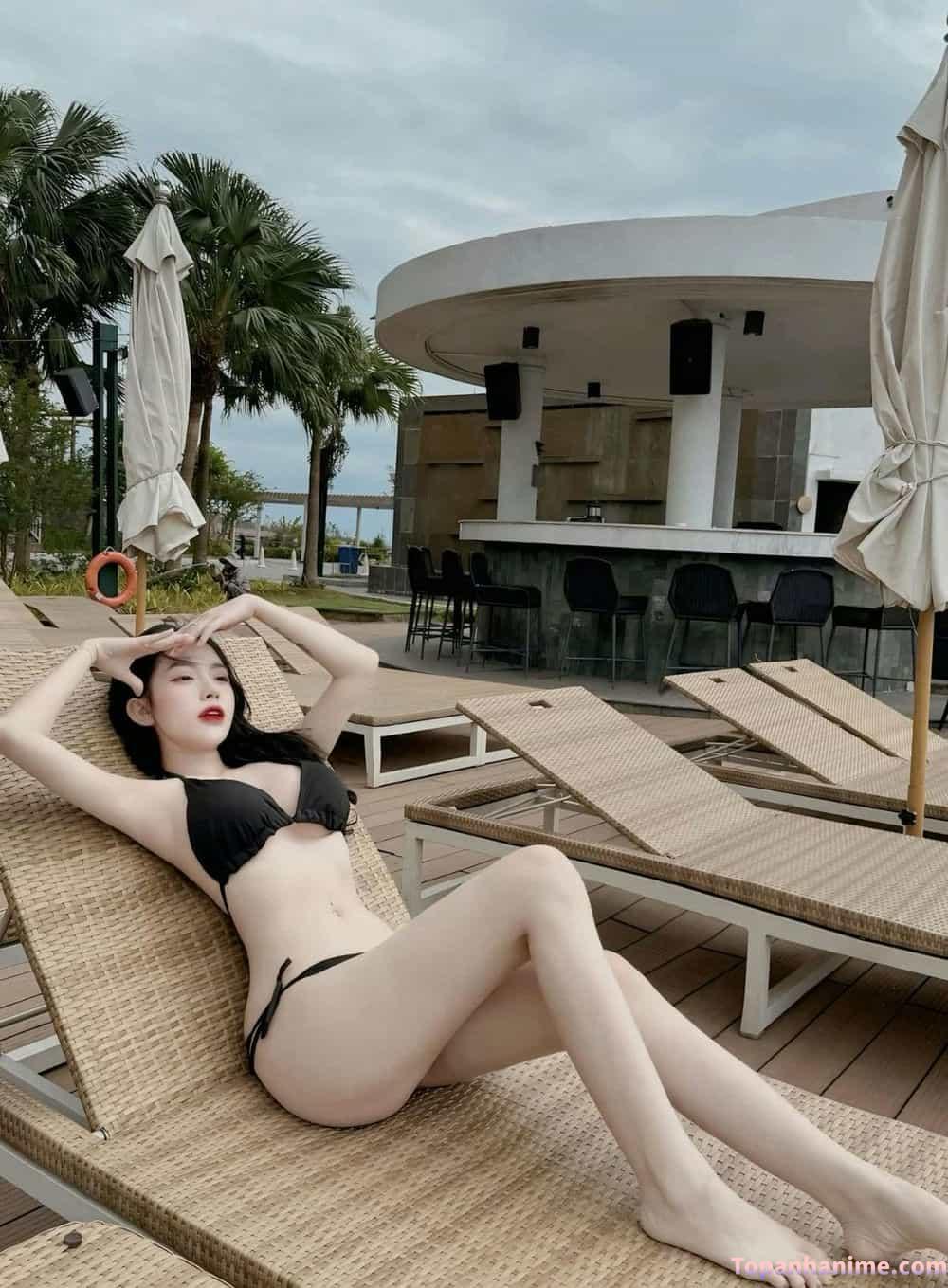 Ảnh gái mặc bikini biển