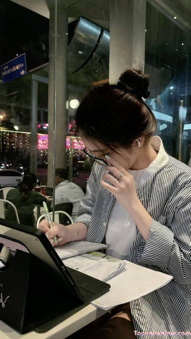 Ảnh gái văn phòng cute