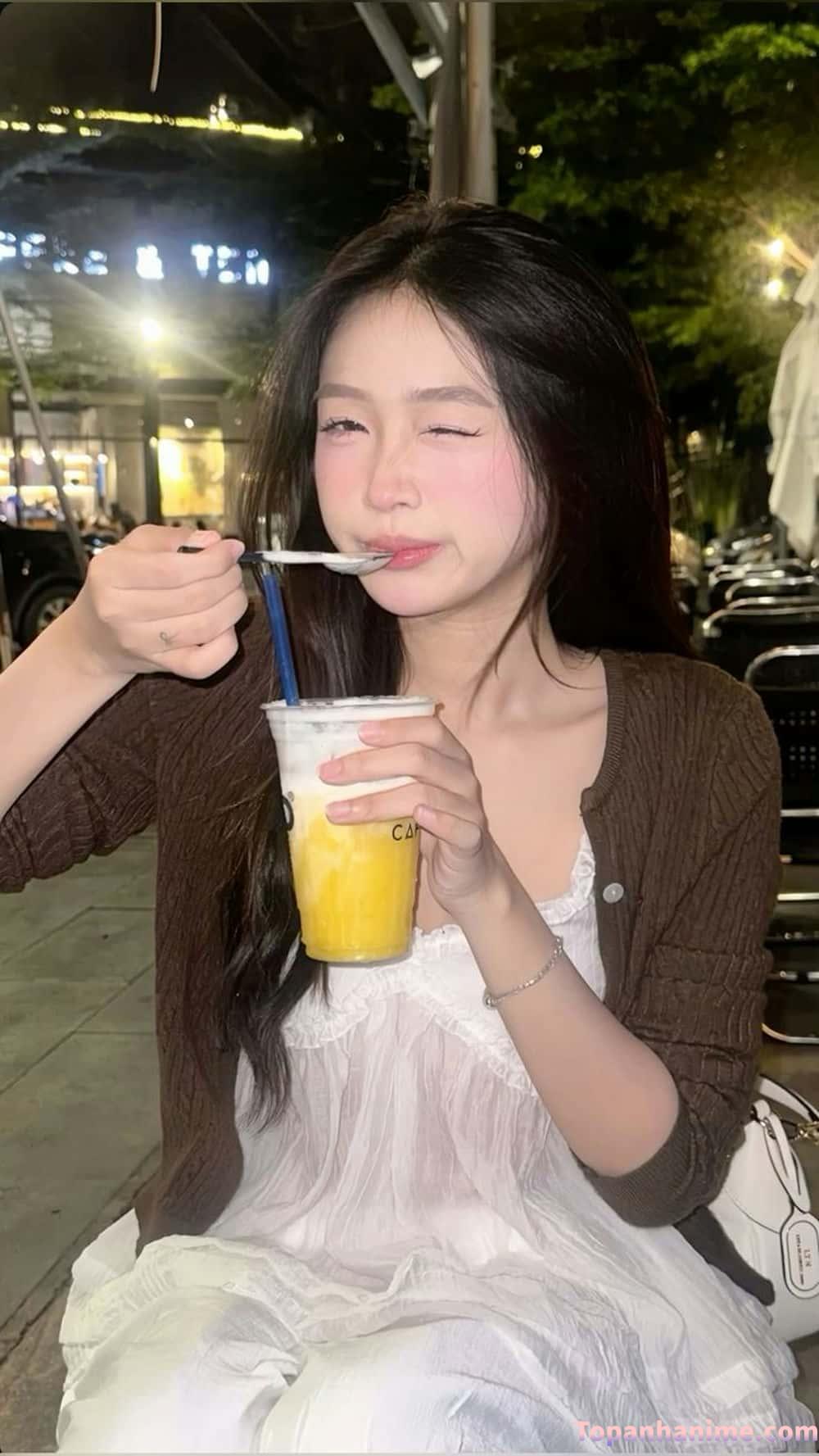 Ảnh gái xinh 2k4 tóc dài