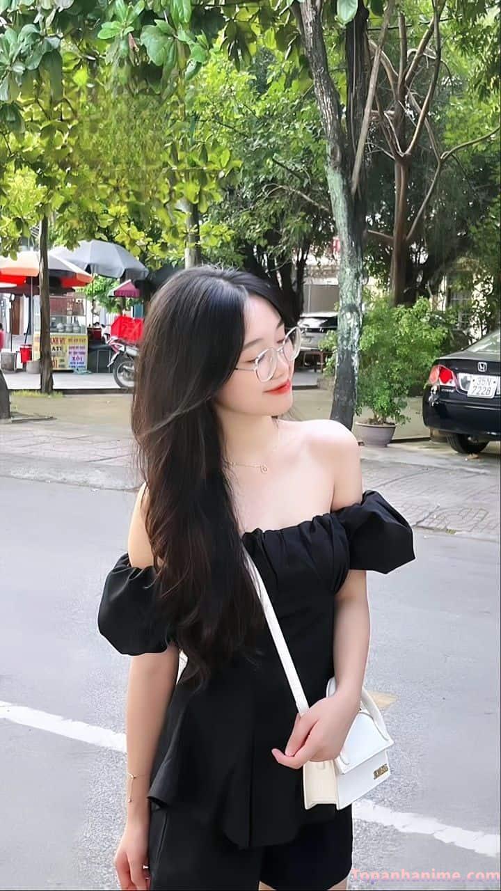 Ảnh gái xinh đeo kính dễ