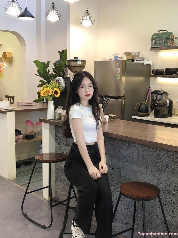 Ảnh gái xinh đeo kính đẹp