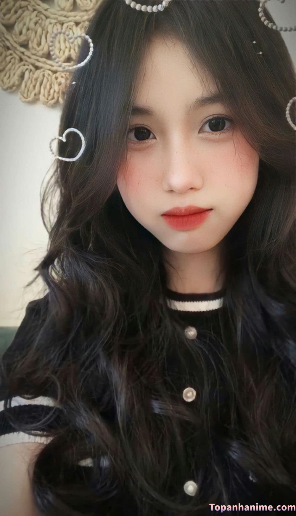 Gái trẻ khoe ảnh mạng