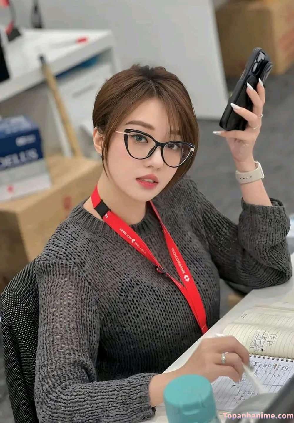 Gái văn phòng hiện đại