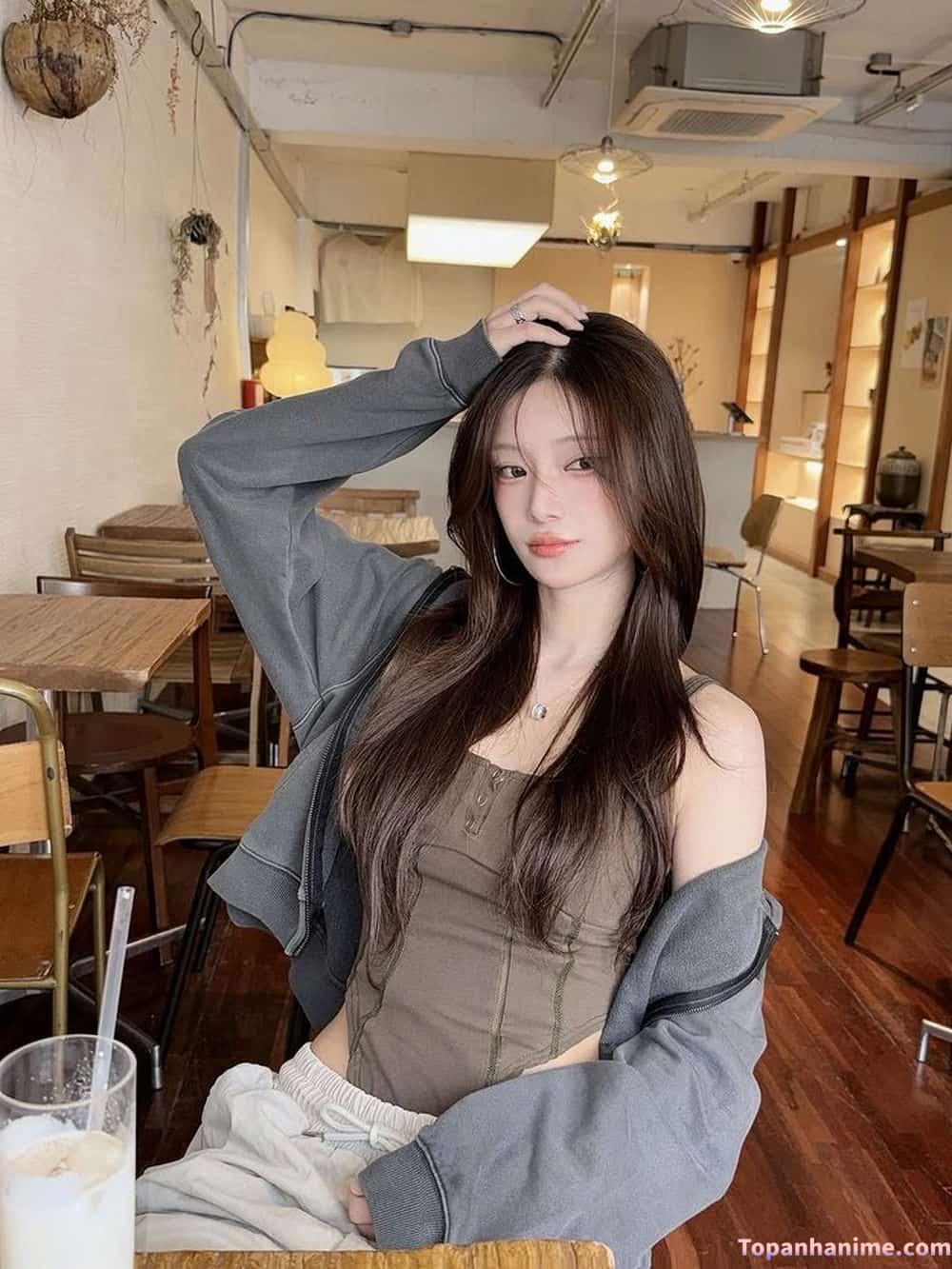 Gái xinh 2k dịu dàng