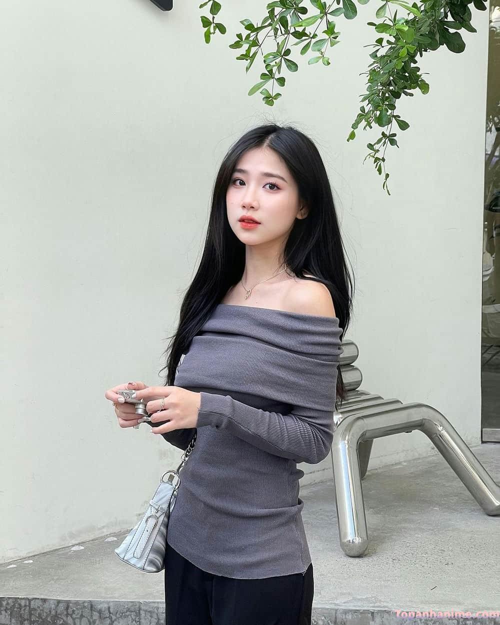 Gái xinh 2k4 cuốn hút