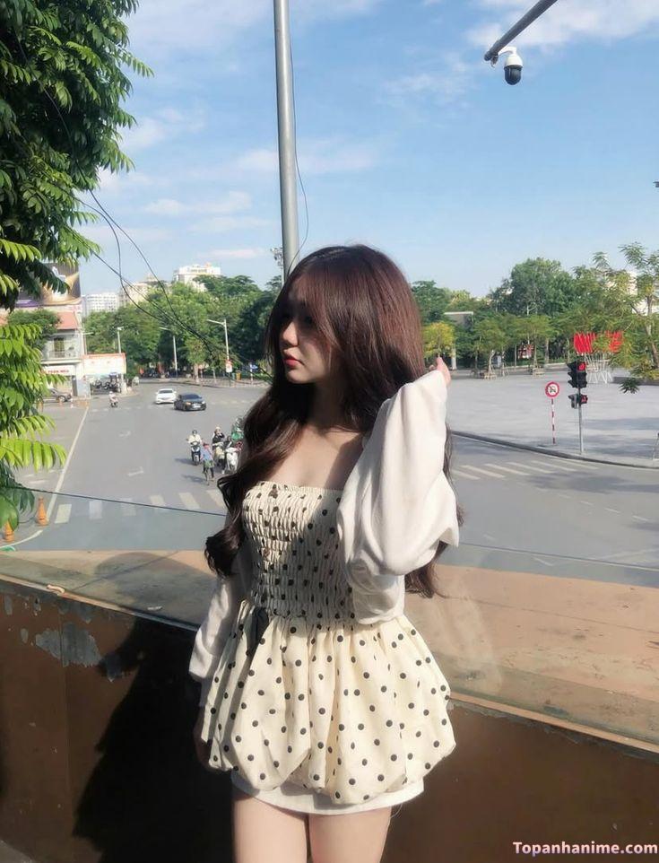 Gái xinh che mặt kín