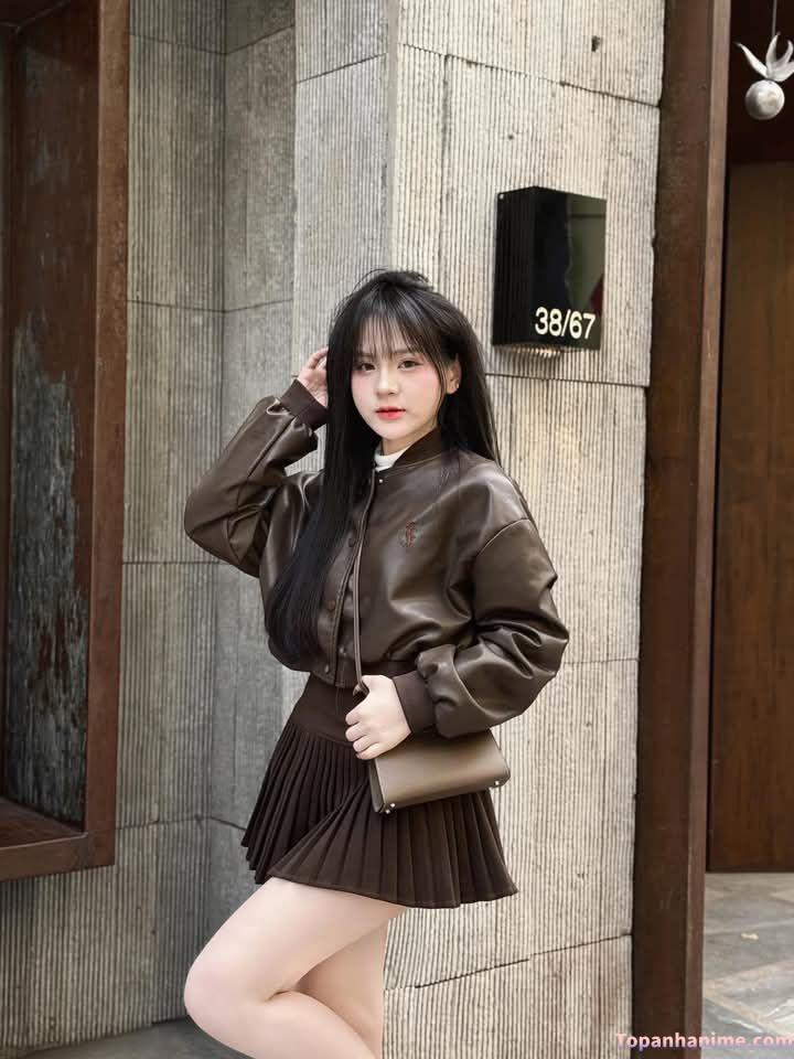 Gái xinh váy ngắn trẻ