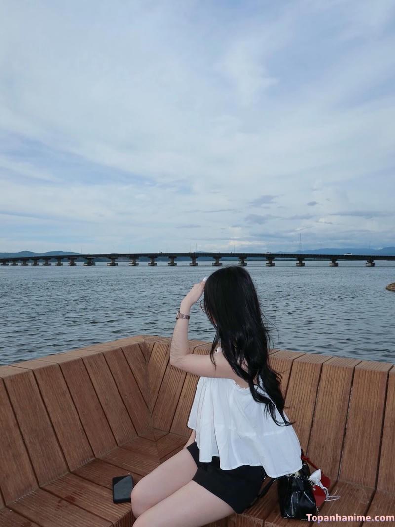 ảnh gái mặc quần ngắn che mặt