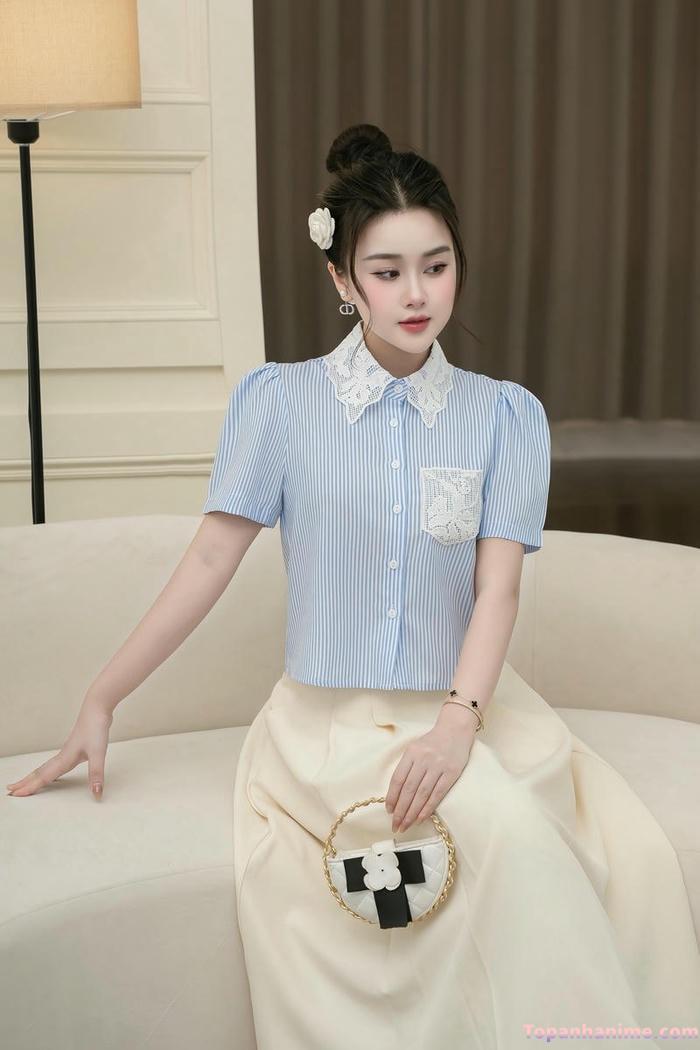 ảnh gái văn phòng trang điểm