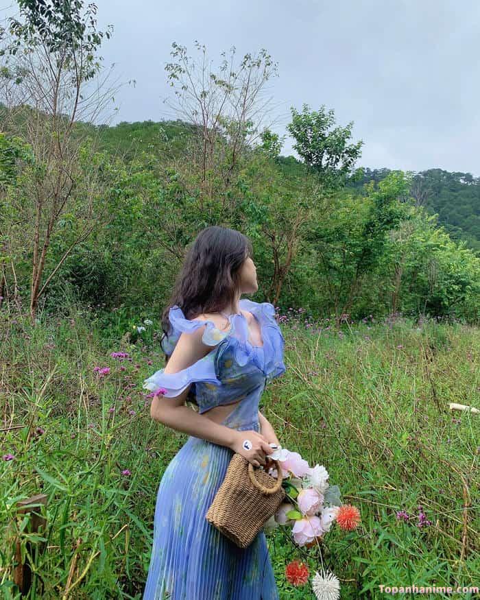 ảnh gái xinh che mặt chụp ảnh