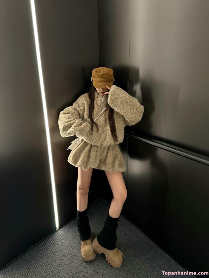 ảnh gái xinh che mặt tạo dáng