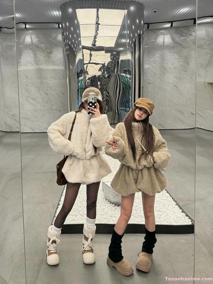 ảnh gái xinh che mặt với bạn