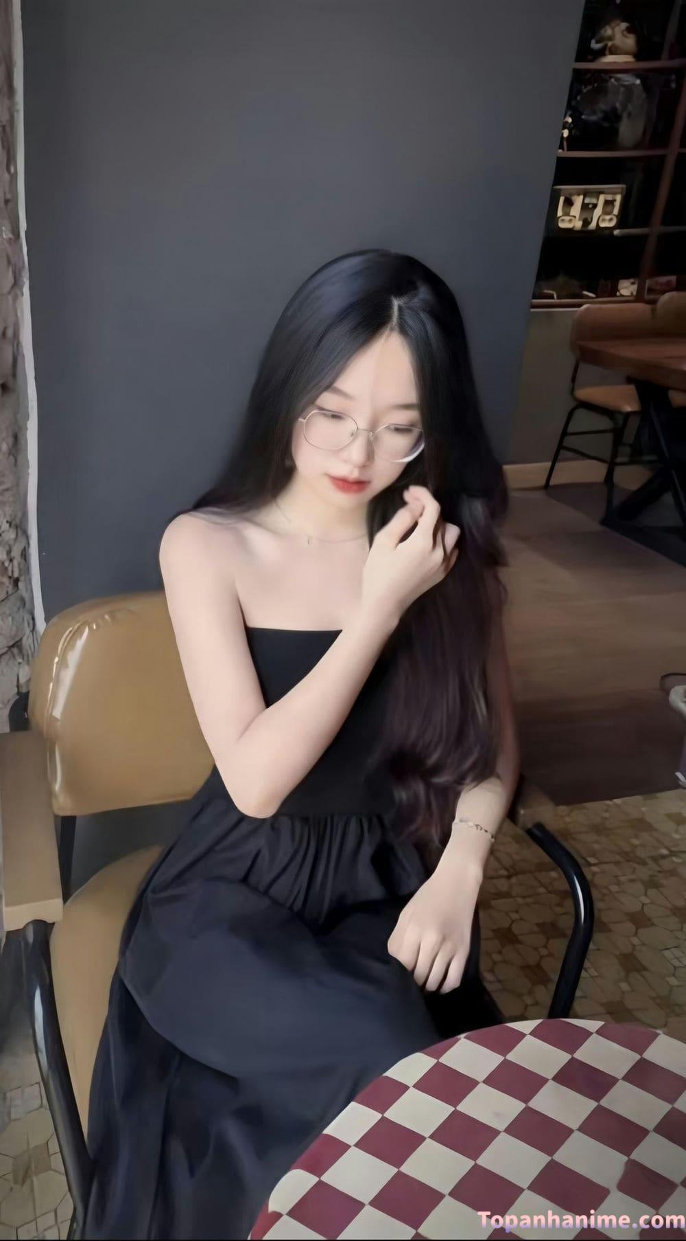 ảnh gái xinh đeo kính