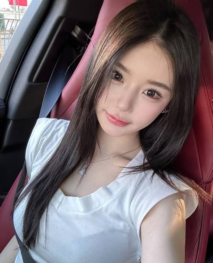 ảnh hot girl da trắng