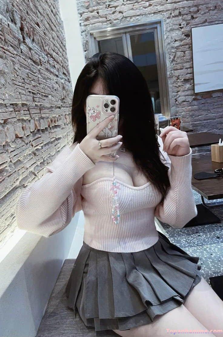 gái xinh che mặt điện