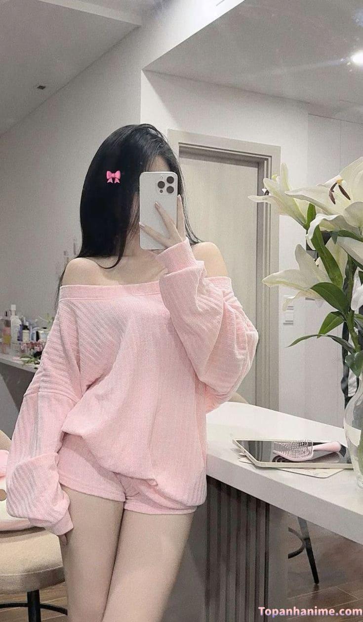 gái xinh selfie che mặt