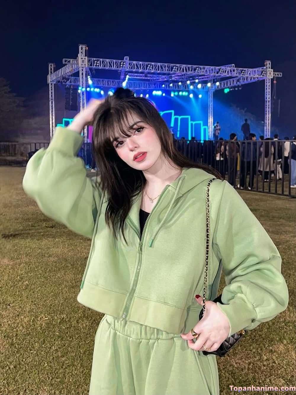 Gái Nga nét đẹp mới