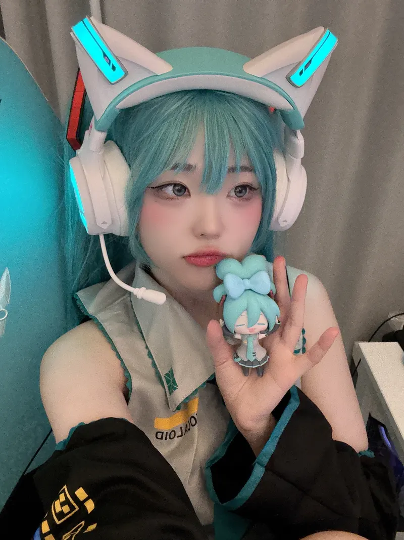 Hina cosplay 24