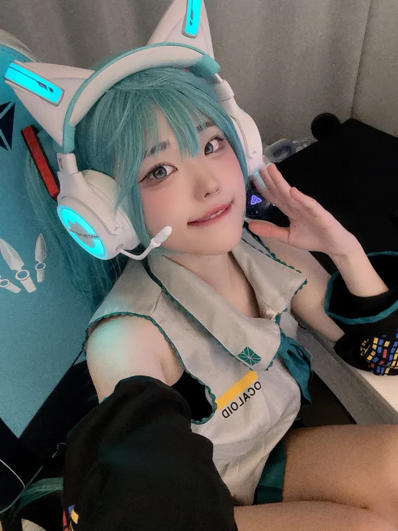 Hina cosplay 30