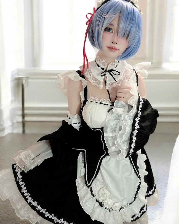 Rem cosplay 12