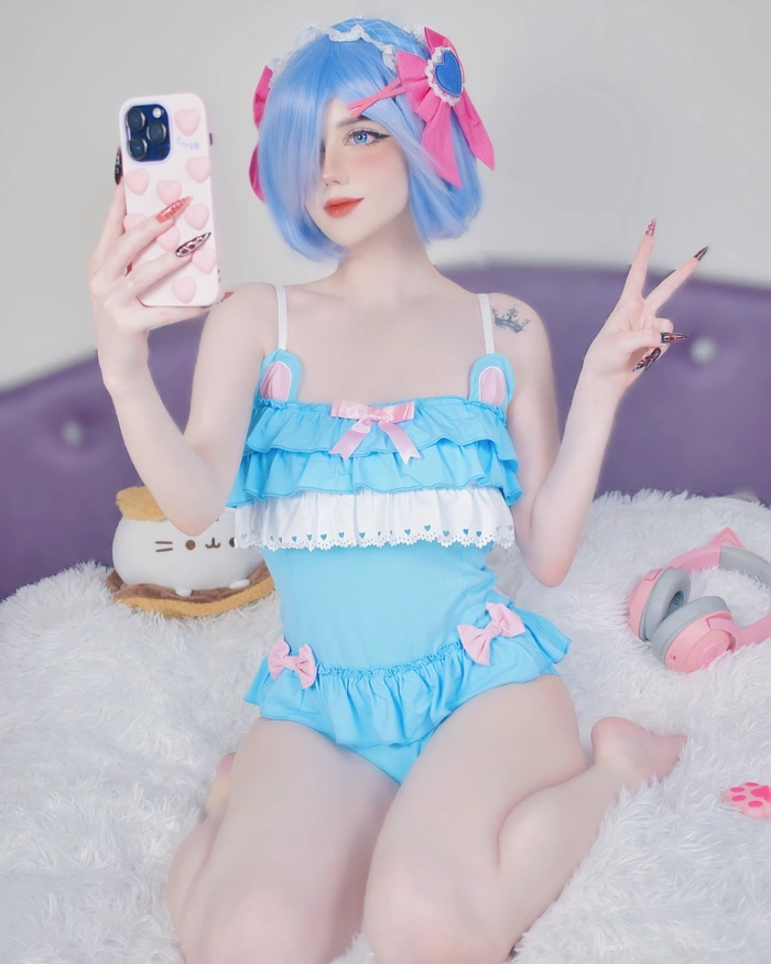 Rem cosplay 15