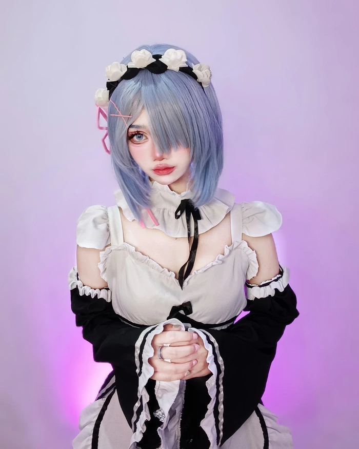 Rem cosplay 17