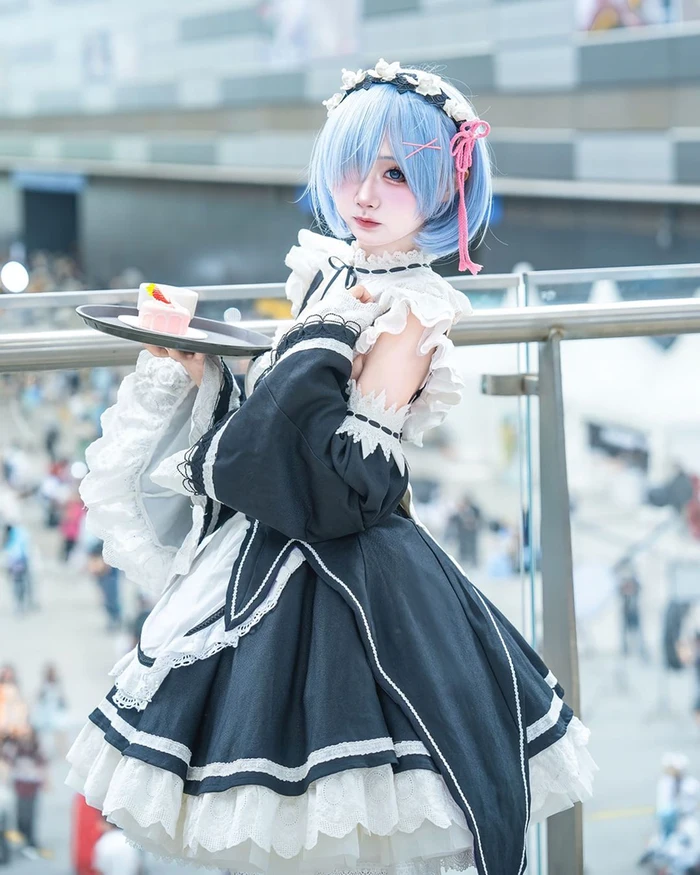 Rem cosplay 25