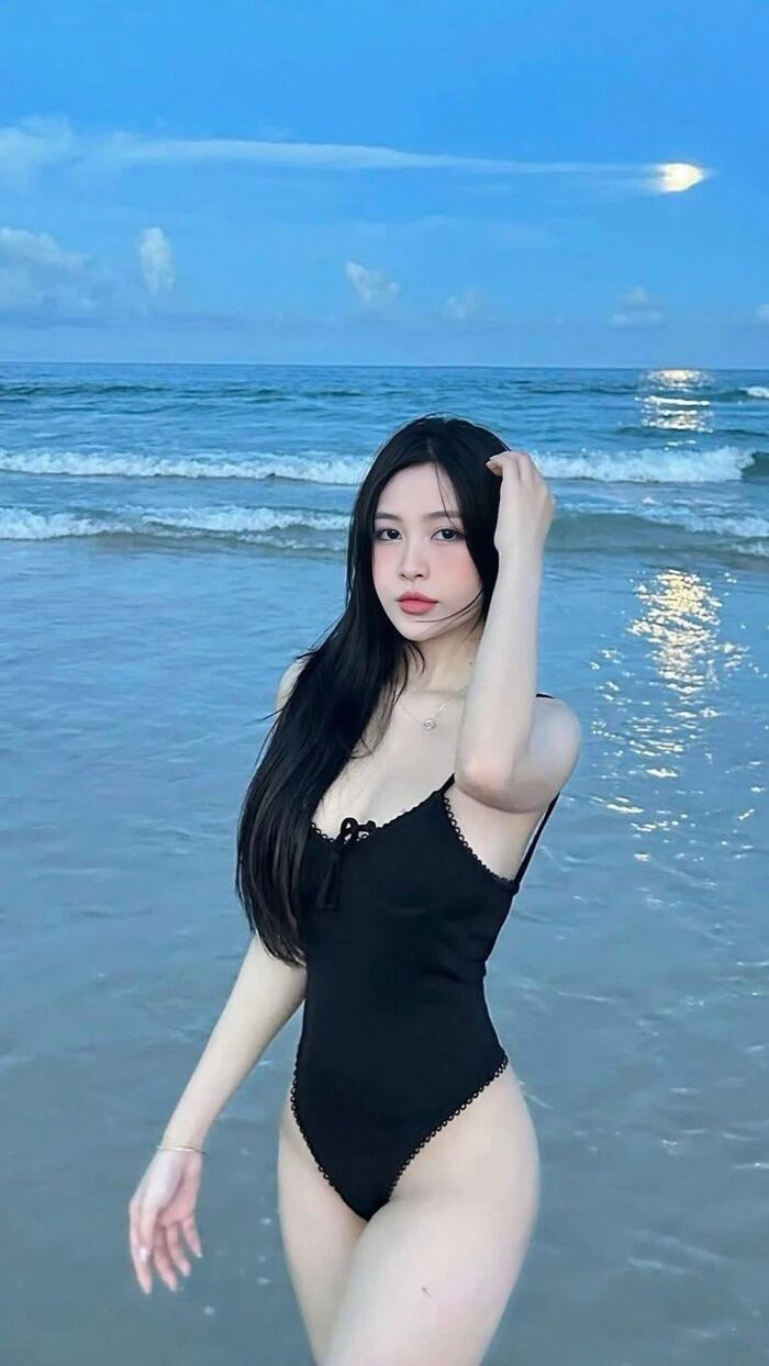ảnh gái đi biển đẹp 5d