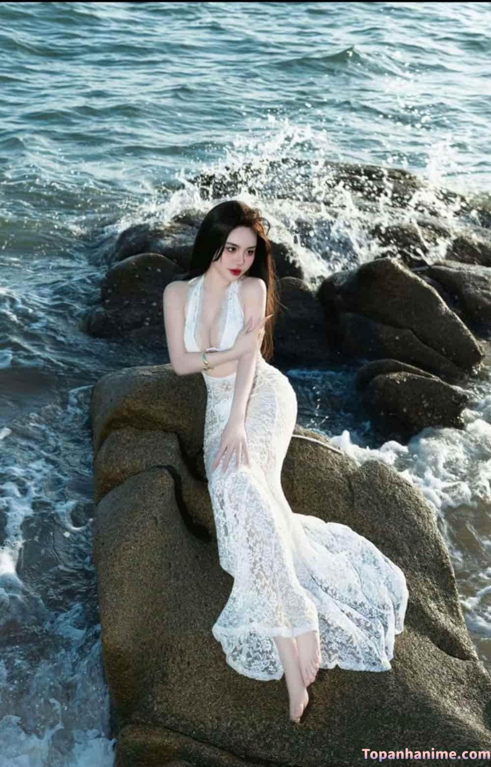 ảnh gái đi biển sóng