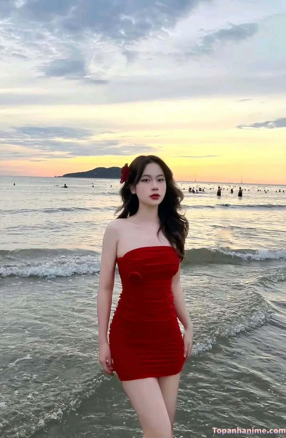 ảnh gái đi biển xanh