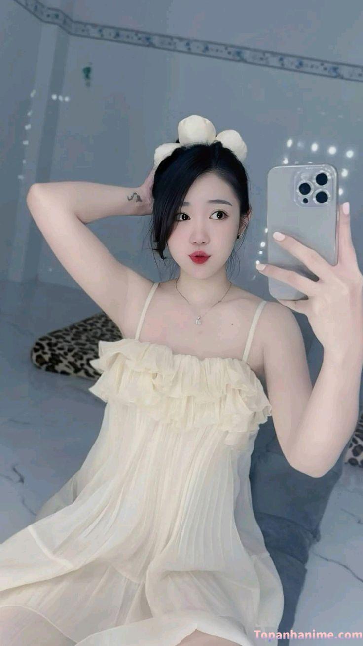 ảnh gái mặc đồ ngủ tối