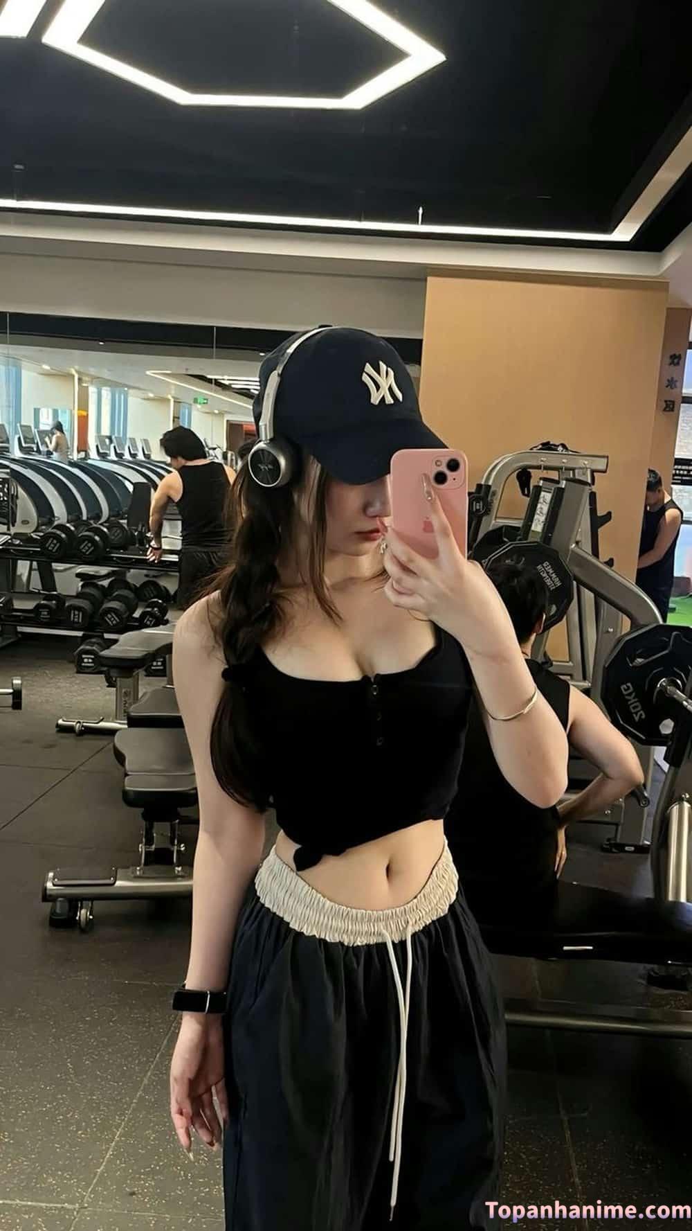 ảnh gái tập gym bền