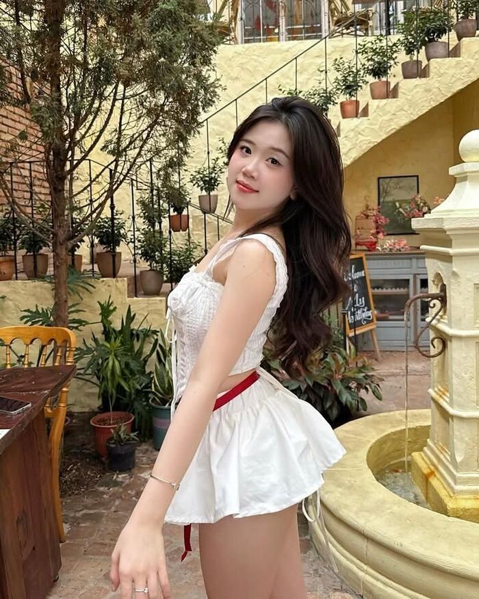 ảnh gái xinh 2k7