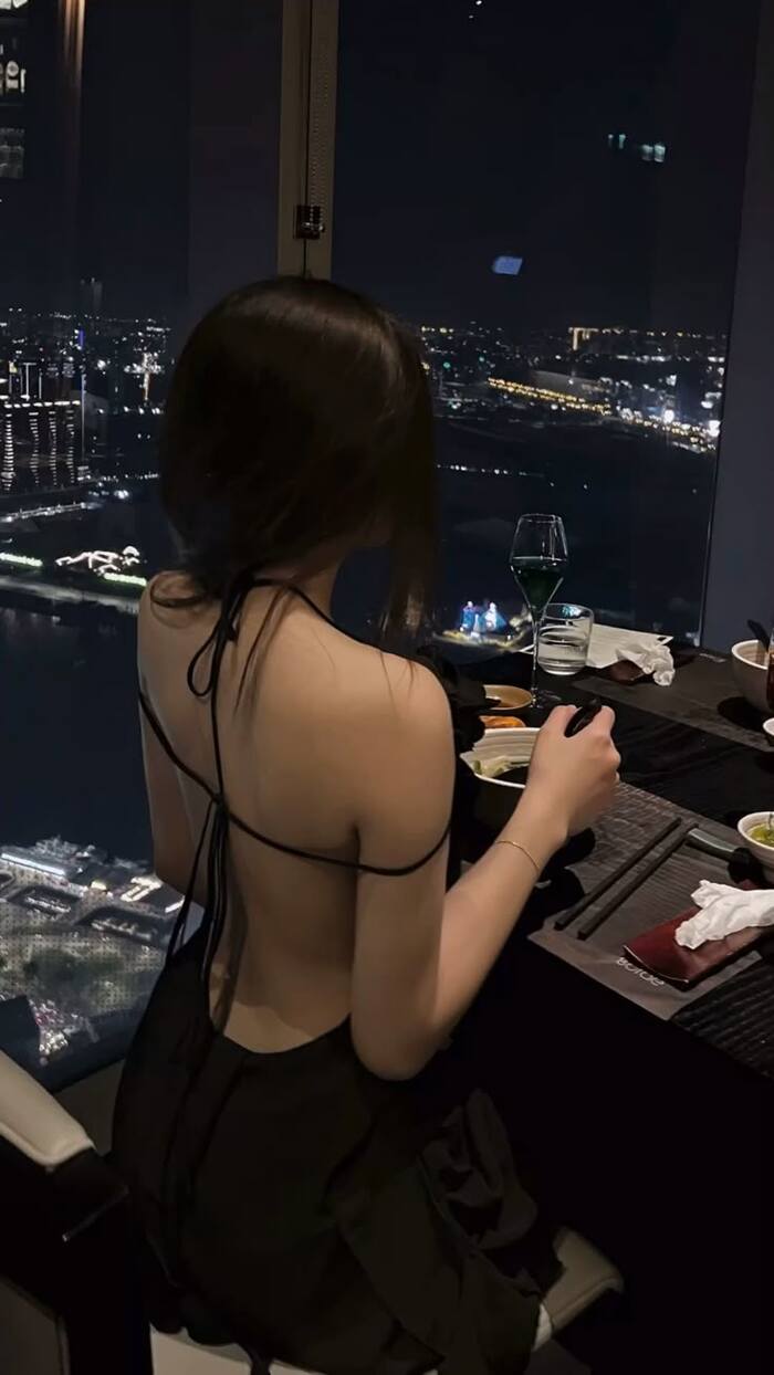 ảnh sau lưng cô gái 3k full