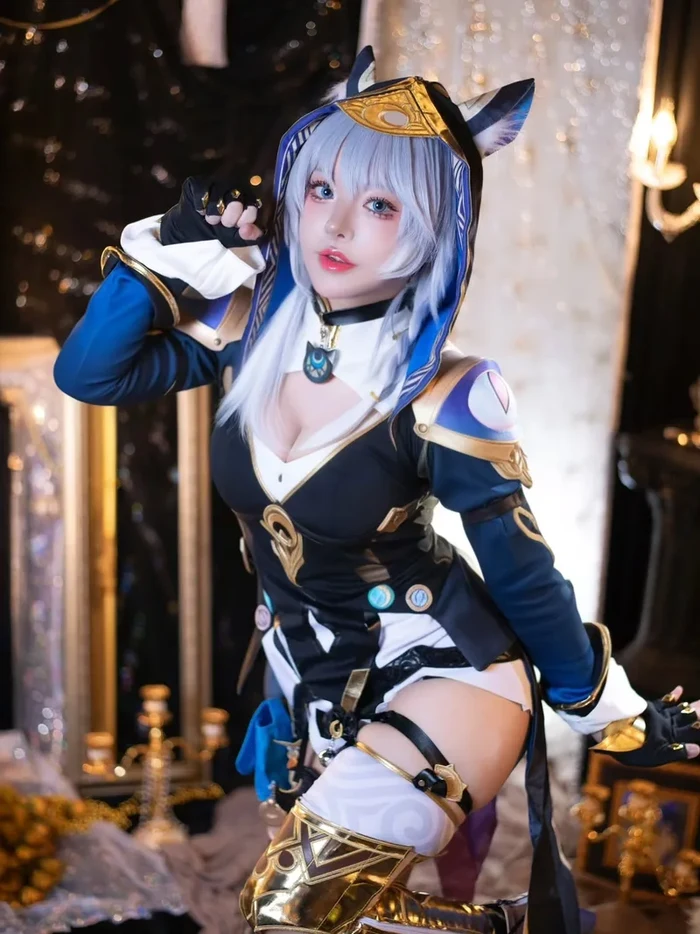gái xinh cosplay nhân vật anime