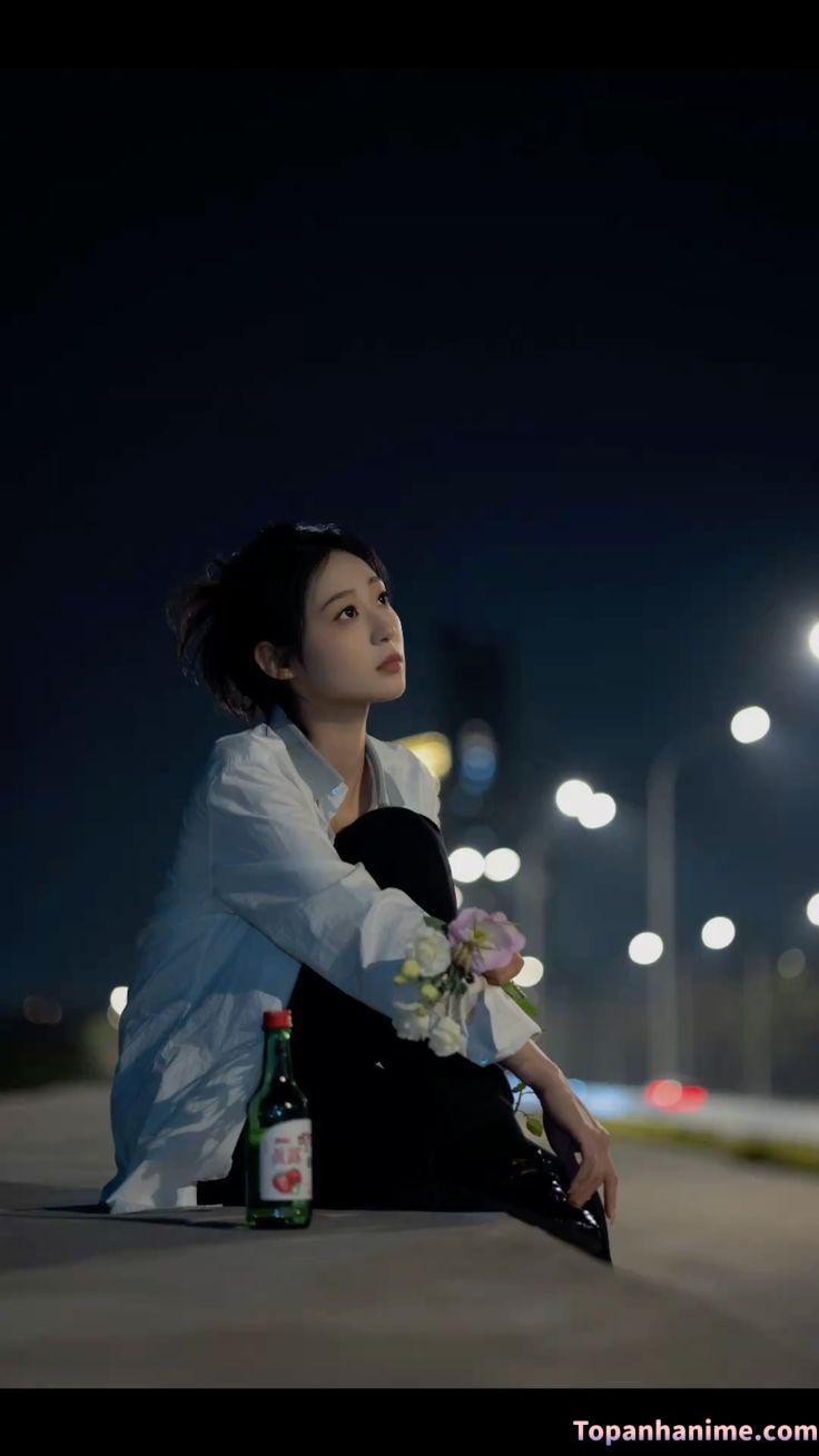 Ảnh cô gái uống bia