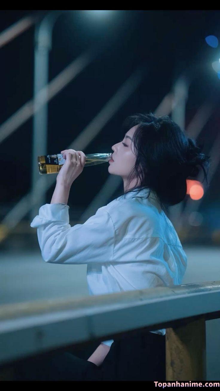 Gái xinh uống bia đẹp