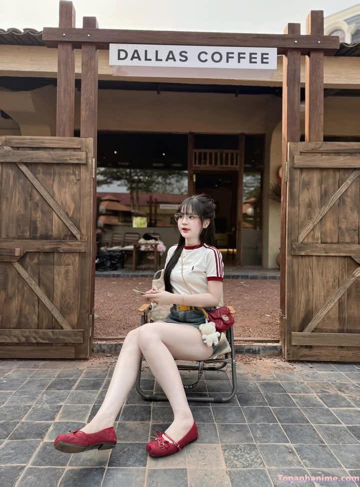 Khoảnh khắc đùi con gái