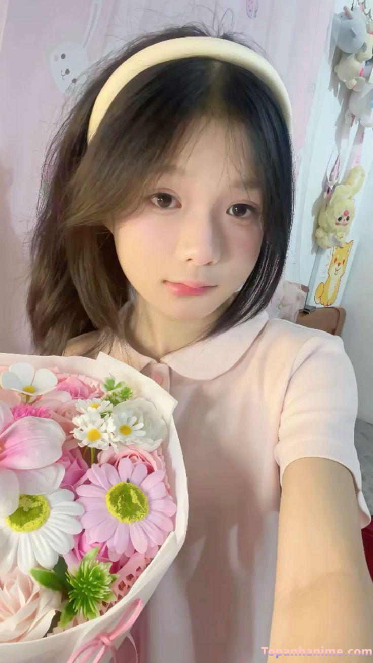 Nu sinh lop tam tuoi tre