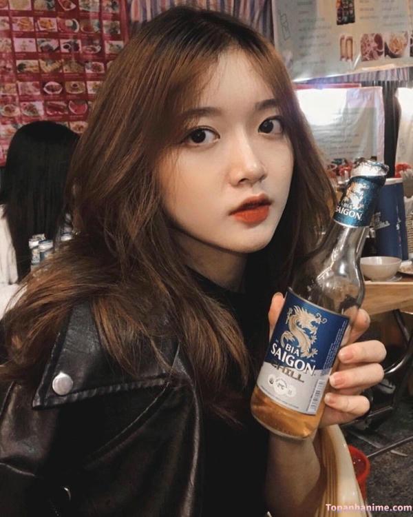 ảnh con gái xinh uống bia