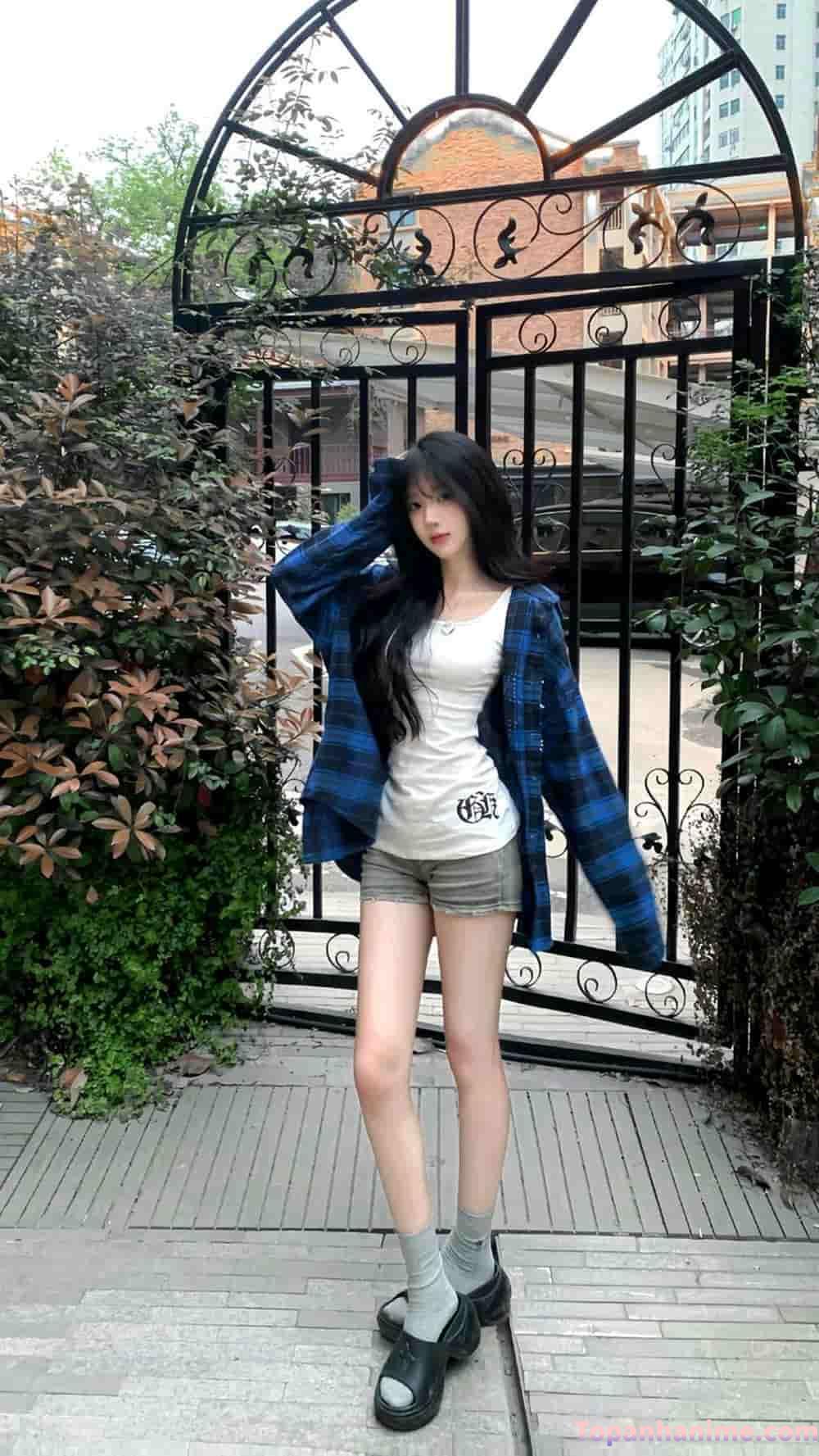 ảnh đùi cô gái trắng