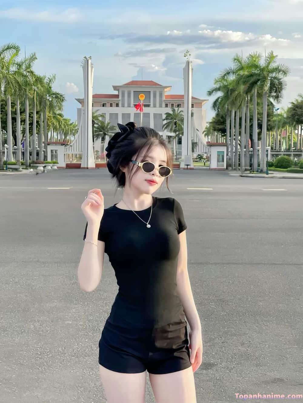 ảnh gái body mảnh mai