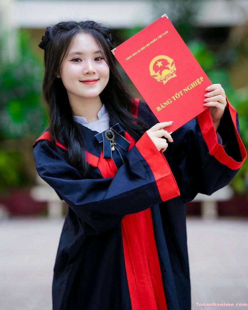 ảnh gái cấp 3 chụp với bằng tốt nghiệp