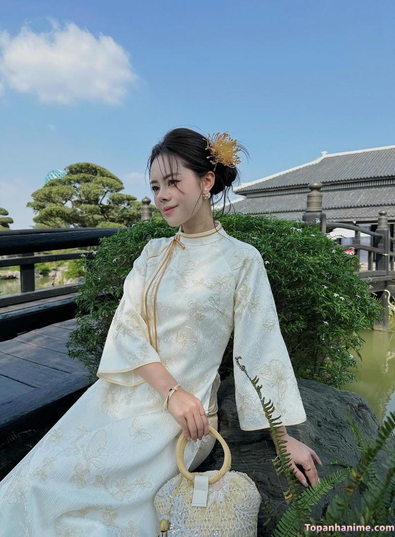 ảnh gái mặc áo dài bên hồ