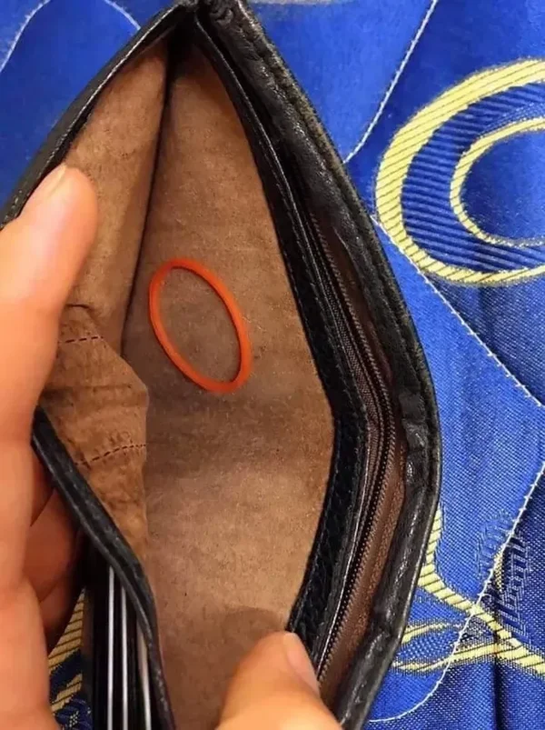 hình ảnh ví rỗng meme dễ thương