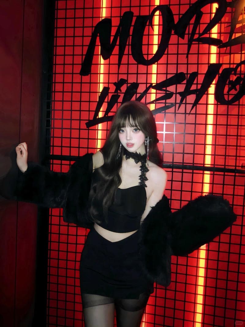 Album ảnh gái đi bar mùa lễ hội sôi động.