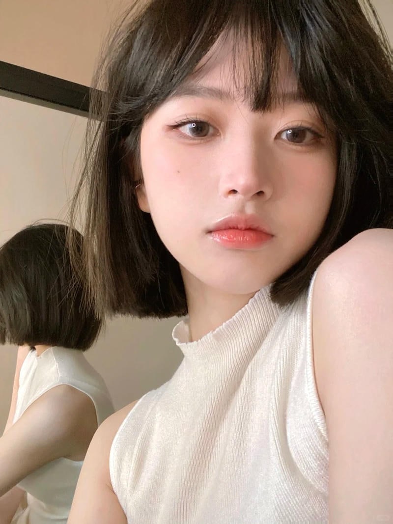 Album hình ảnh cô gái tóc ngắn cuốn hút