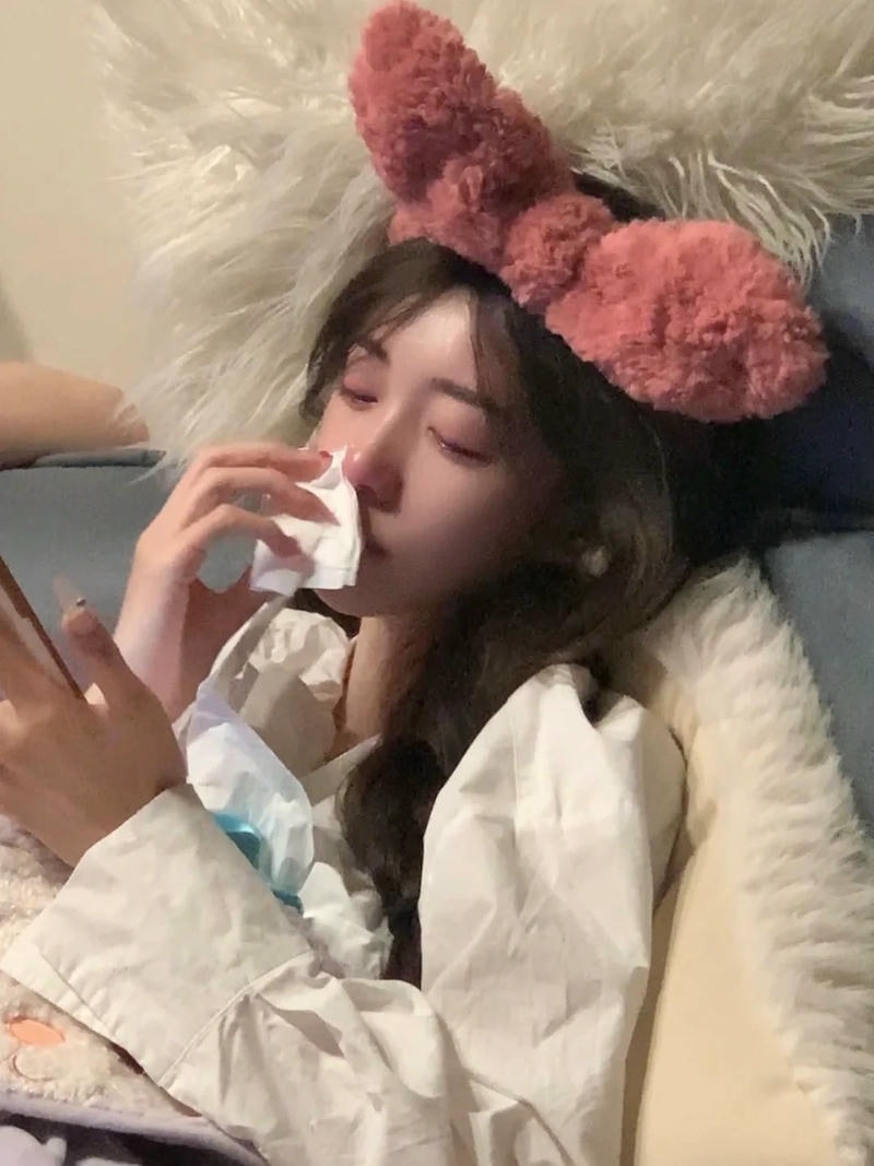 Album hình ảnh con gái khóc tâm trạng