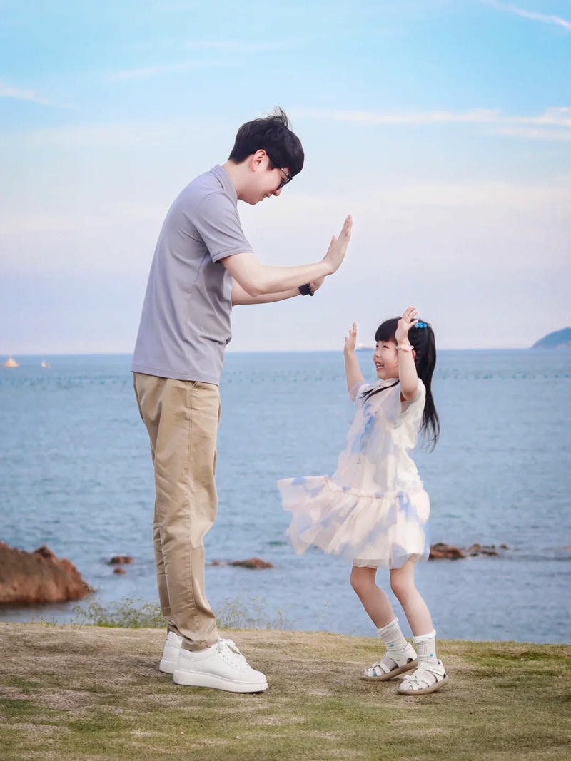 Ảnh avatar cha và con gái hồn nhiên